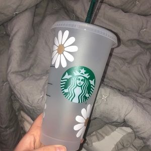 Daisy 🌼 flower venti Starbucks reusable cold cup